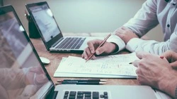 Россияне назвали свои главные новогодние карьерные желания