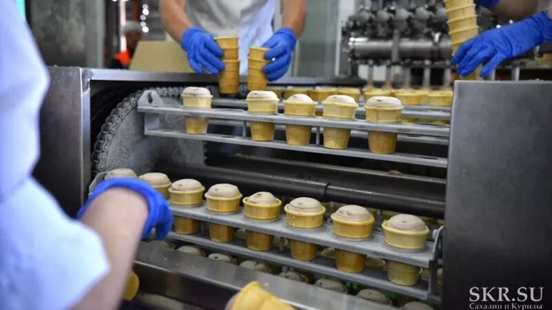 Лимаренко в Поронайске пришлось по вкусу мороженое, но не понравился дефицит талонов в поликлинике