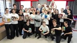 Сбер подарил книги студенческой библиотеке Сахалинского филиала Театрального института имени Щукина