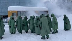 Эвакуировать раненых во время химической атаки научили сахалинских студентов 