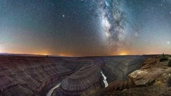 Гороскоп на 8 октября 2023 года: благоприятные возможности и успех в бизнесе