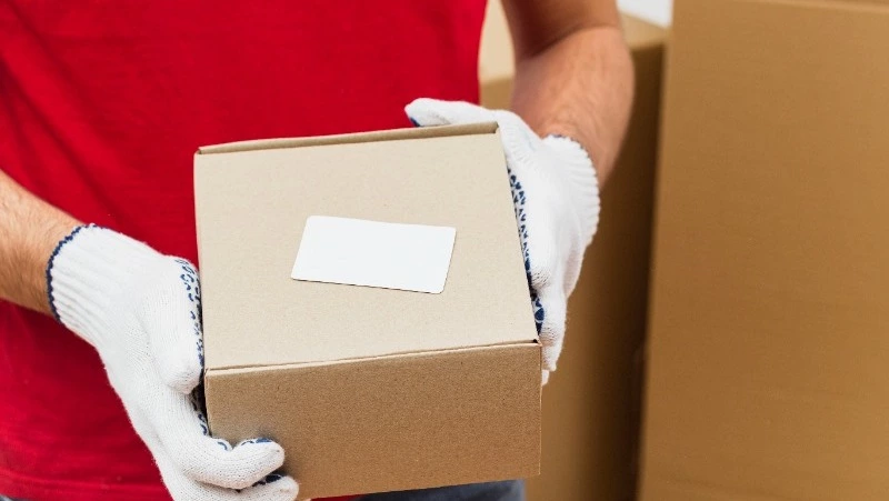 Заказы с Ozon задержались по пути к жителям Сахалина из-за циклона