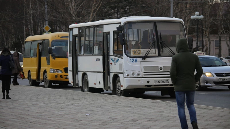 Надсадин отстаивает автобусные полосы в дебатах с жителями Южно-Сахалинска