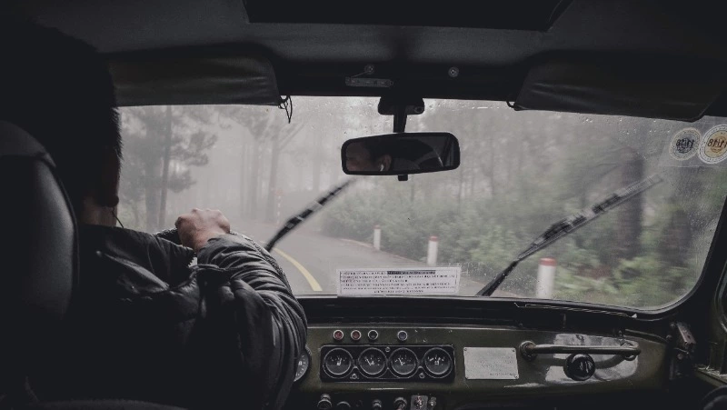 Обгон по встречке стал причиной серьезного ДТП на трассе Южно-Сахалинск — Холмск