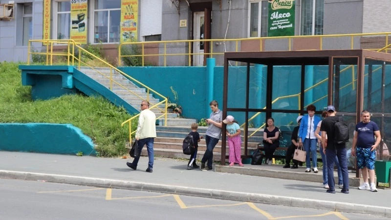 Стало известно, когда установят новые остановочные павильоны в Холмске