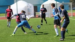 На южно-сахалинском стадионе «Космос» в ворота залетел «Мяч добра»