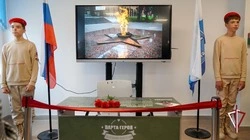 «Парту героя» в честь погибшего росгвардейца установили в школе Южно-Сахалинска