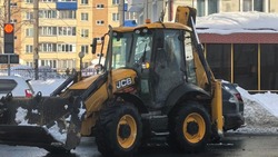 Водитель погрузчика задел автомобиль на перекрестке в Южно-Сахалинске