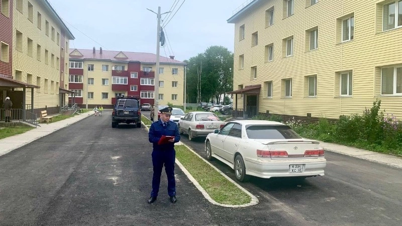 В Смирныховском районе отремонтировали дорогу во дворе после вмешательства прокуратуры