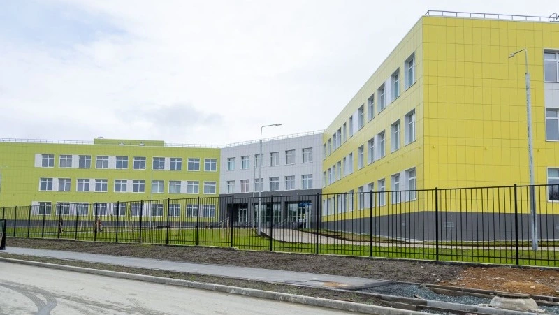 Сергей Надсадин проверил строительство школы в ЖК «Горизонт»