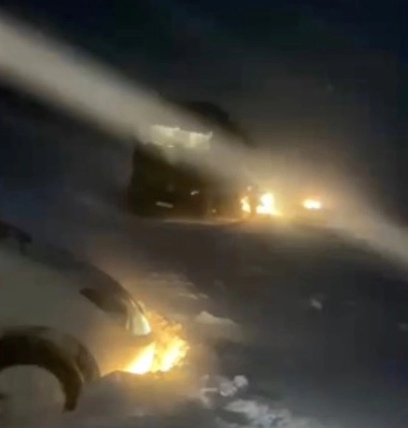 Очевидцы поделились видео с заметенной снегом трассы на Сахалине