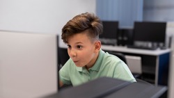Школьников Сахалина научат разрабатывать компьютерные программы на «Уроке цифры»