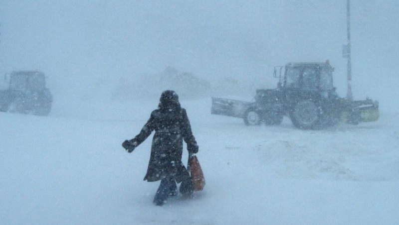 Движение ограничили на двух участках дорог из-за непогоды на Сахалине