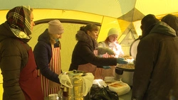 Сахалинские волонтеры готовят «Тарелки добра» и собирают подарки для детей-инвалидов