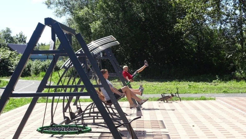 Цветы, скамейки, тротуары: на Сахалине благоустроили семь мест отдыха