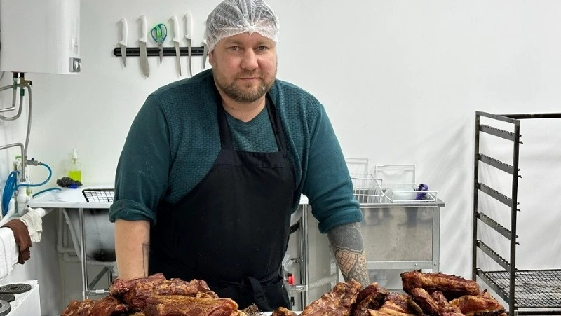 Производителю мясных и колбасных изделий помогли увеличить продажи на Сахалине