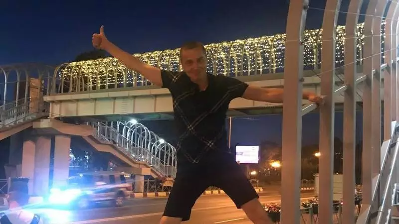 Сахалинский блогер одобрил ремонт перехода, где запускал социальный боулинг