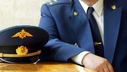 Прокуратура начала проверку после падения девушки из окна в Южно-Сахалинске