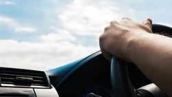 Парень ответит в суде за езду на чужом автомобиле по селу на юге Сахалине