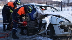 «Жуткое зрелище»: сахалинцам показали, как достают жертв ДТП из разбитых автомобилей