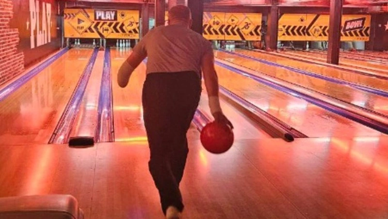 В Южно-Сахалинске для семей защитников Отечества организовали турнир по боулингу