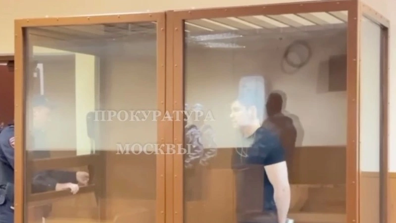 Суд приговорил блогера Аяза Шабутдинова к 7 годам колонии по делу о мошенничестве