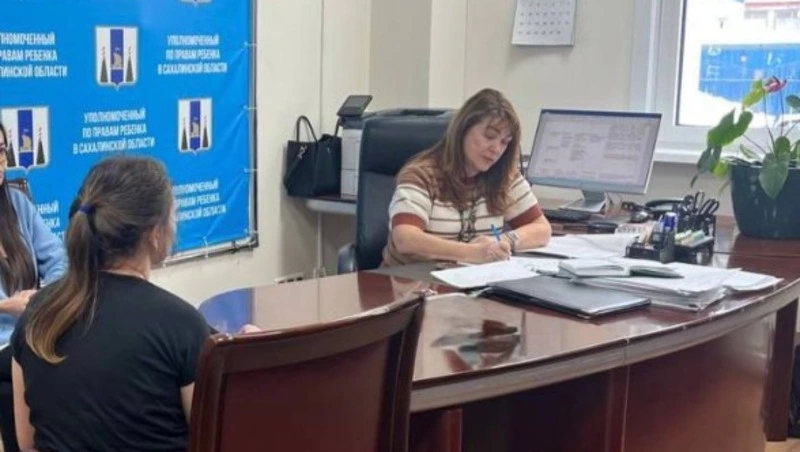 Многодетная мама-сирота на Сахалине оспаривает отказ в субсидии