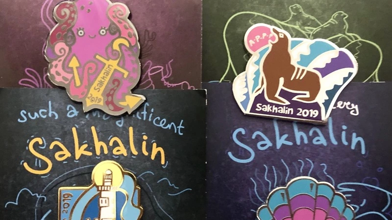 Сахалинцы спозаранку бросились в погоню за значками «Детей Азии»