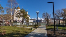 Сквер в Южно-Сахалинске не успели благоустроить из-за задержки поставки гранита