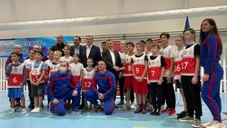 «Мы гордимся вами»: Лимаренко посетил спорткомплекс в Луговом во время сдачи норм ГТО
