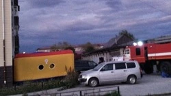 Сахалинца уговорили не падать с пятого этажа