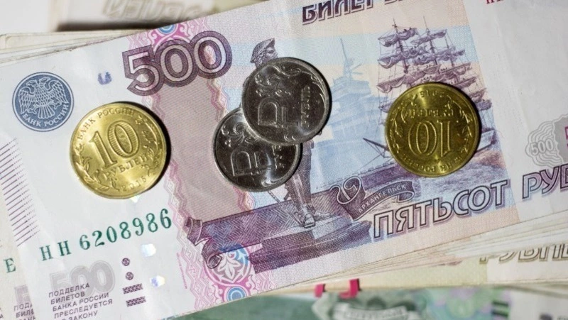 На Сахалине соцработница похитила часть пенсии у слабовидящего