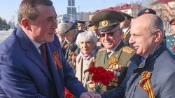 Валерий Лимаренко поздравил островитян с Днем Героев Отечества