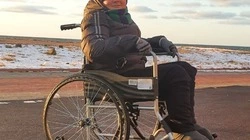 Мэр Холмска «научил» инвалидную коляску 10-летнего ребенка спускаться по лестнице