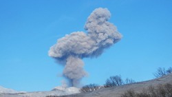 На Эбеко зафиксировали пепловый выброс на высоту 2,5 километра