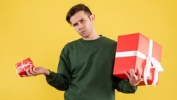 SuperJob: 7% южносахалинцев получают «всякую ерунду» в качестве подарка на 23 февраля