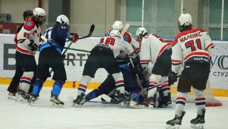 Юниоры «Кристалла» взяли три победы в четырех играх в Южно-Сахалинске
