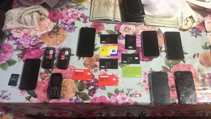 Сахалинские полицейские задержали на юге России «работавших» в ДФО мошенниц 