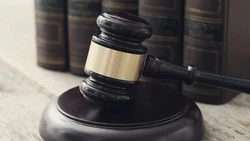 Суд обязал сахалинскую больницу вернуть медикам недополученные соцвыплаты