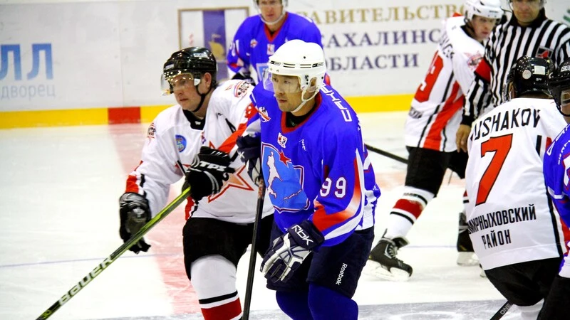 Хоккейный сезон открылся на Сахалине и Курилах