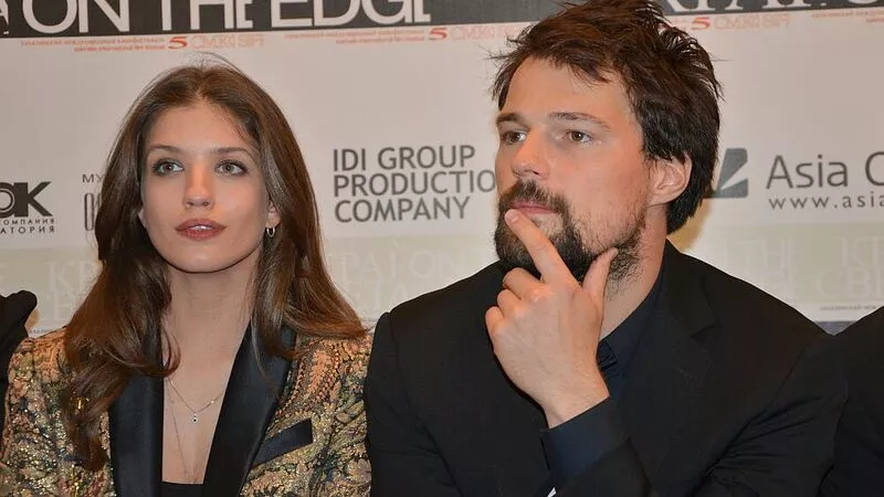 Аня Чиповская и Данила Козловский пообщались с сахалинцами