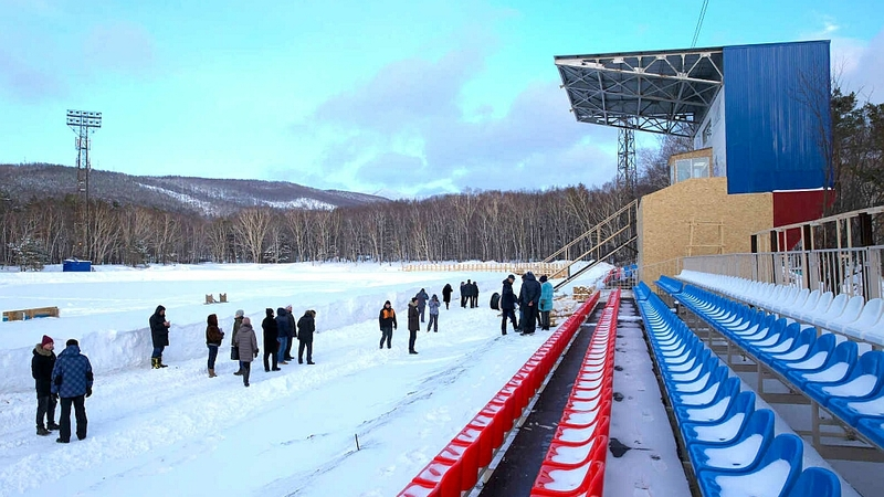 Парк Южно-Сахалинска готовят для спидвея на льду