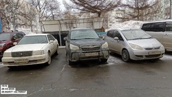 В сахалинском паблике опубликовали подборку автохамов, которые помешали вывозу мусора