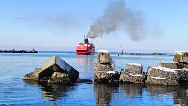 Паромную переправу Ванино — Холмск закроют из-за циклона 10 января
