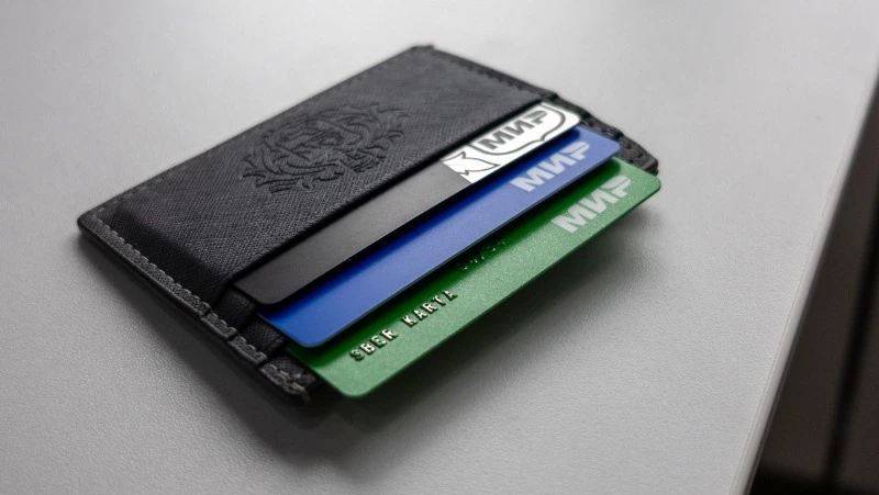 Воспитательница детского сада из Охи оформила кредит на коллегу