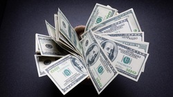 Курс доллара достигал отметки ниже 79 рублей впервые с 2023 года
