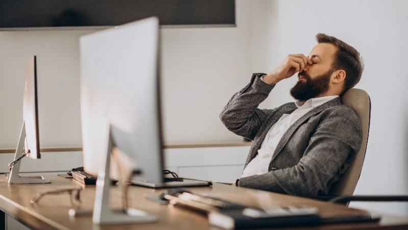 Опрос: больше 50% жителей Сахалина вынуждены работать сверхурочно