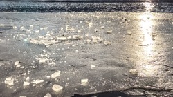 «Не подвергайте жизнь риску»: неустойчивый лед прогнозируют на юго-востоке Сахалина