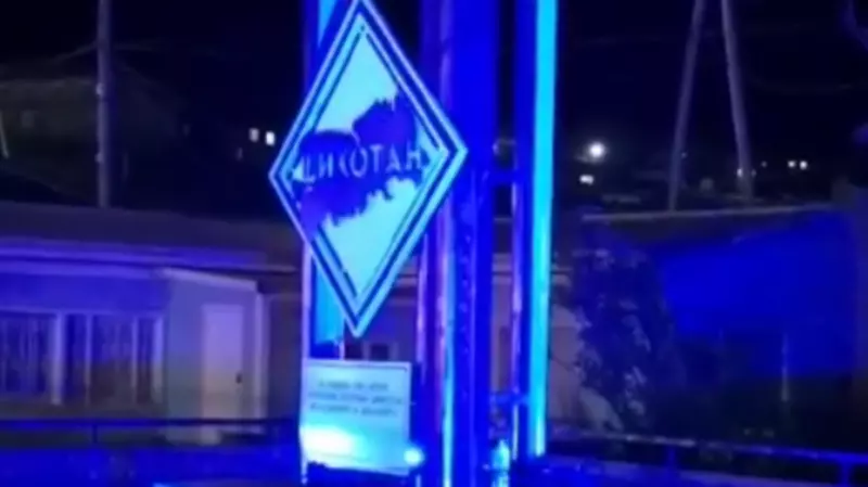 Курильчанам вернули памятник мореплавателю Шпанбергу — еще и с подсветкой