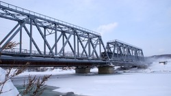Мужчина пытался украсть железнодорожный мост на Сахалине